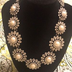 Beautiful Ann Taylor necklace